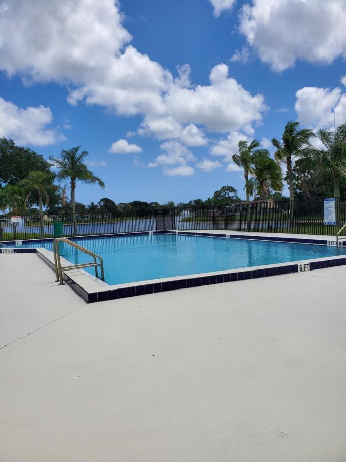 Sun&Fun - Beautiful Renovated 2/2 Villa In Jupiter Buitenkant foto